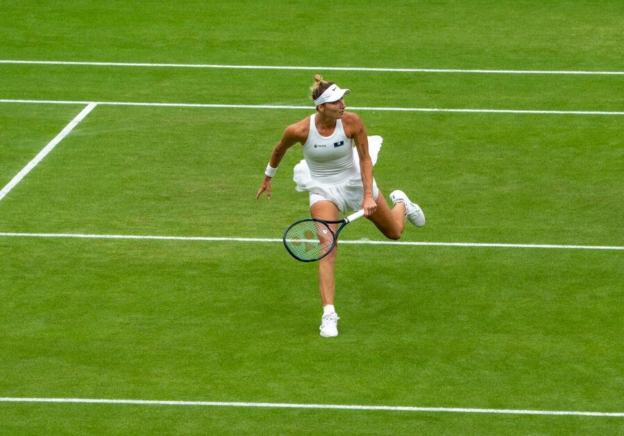 Tenis, WTA, Markéta Vondroušová během finále Wimbledonu, Londýn, All England Club