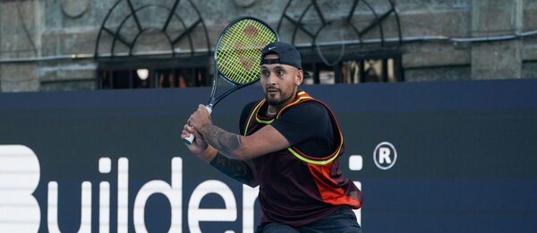 Tenis, ATP, Nick Kyrgios během exhibičního zápasu s Ruudem v New Yorku