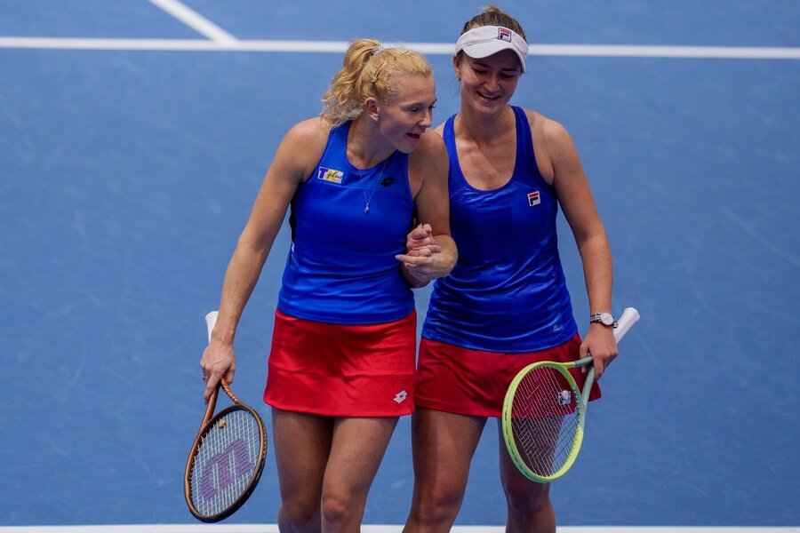 Tenis, WTA, deblový pár Barbora Krejčíková a Kateřina Siniaková během finále BJK Cupu