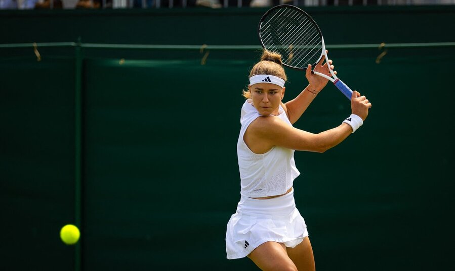 Tenis, WTA, Karolína Muchová během Wimbledonu, Londýn, All England Club