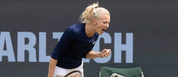 Česká tenistka Kateřina Siniaková po výhře nad Liudmilou Samsonovou na loňském turnaji WTA Bad Homburg, obě tenistky se zde střetnou i v roce 2024