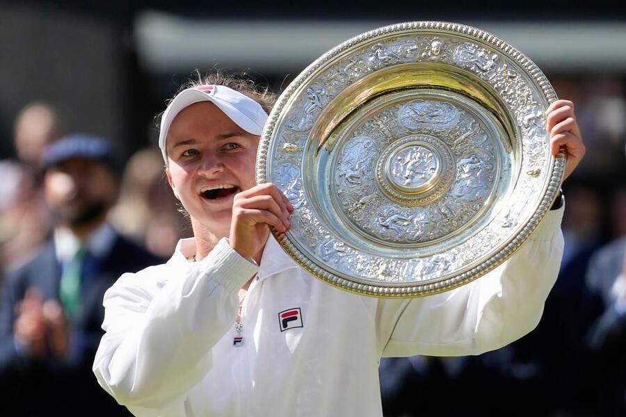 Barbora Krejčíková je vítězkou dvouhry na Wimbledonu 2024