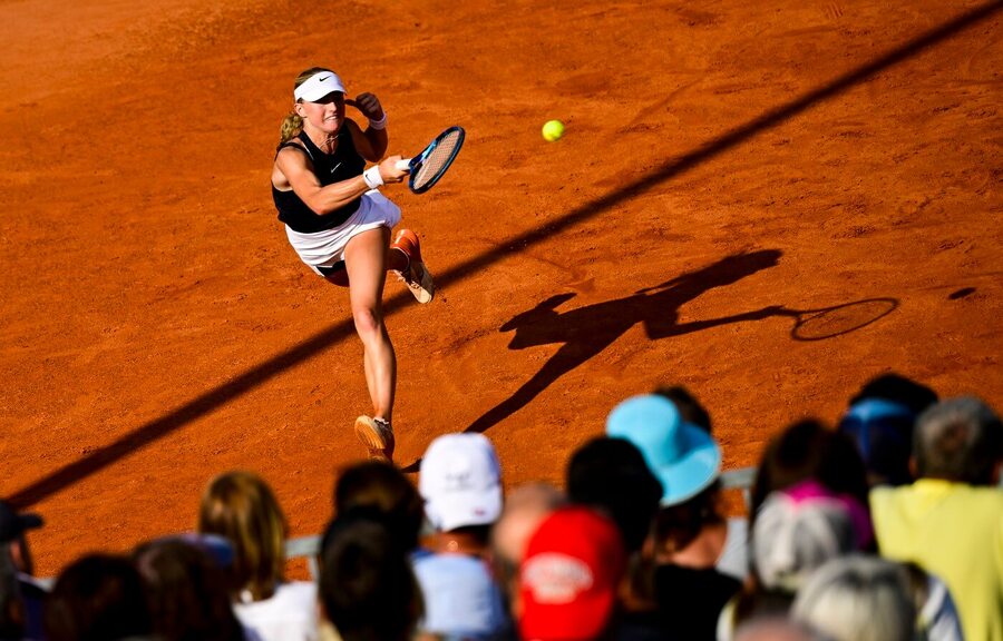 Česká tenistka Laura Samson ve vítězném čtvrtfinále na WTA Praha 2024, v semifinále ji dnes vyzve Magdalena Frech