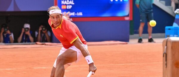 Rafael Nadal ve vítězném utkání 1. kola dvouhry mužů na LOH 2024 v Paříži, dnes se v souboji dvou tenisových velikánů utká s Novakem Djokovičem