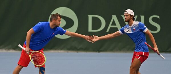 Tenis, Davis Cup, Adam Pavlásek a Tomáš Macháč během čtyřhry