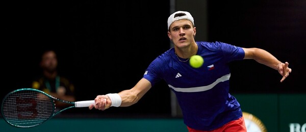 Tenis, Davis Cup - Davisův pohár, Jakub Menšík během zápasu s Austrálií