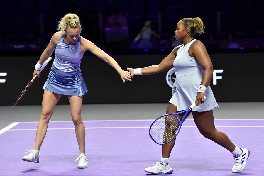 Tenis, WTA, Kateřina Siniaková a Taylor Townsend během Turnaje mistryň, Rijád