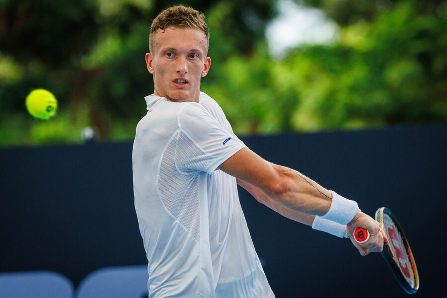 Jiří Lehečka během osmifinále turnaje v Brisbane