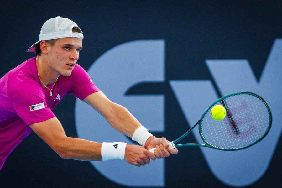 Tenis, ATP, Jakub Menšík během turnaje v Brisbane, Austrálie