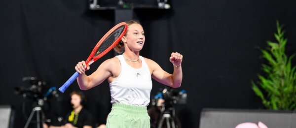 Tenis, WTA, Anna Sisková během finále čtyřhry v Kluži, Cluj-Napoca