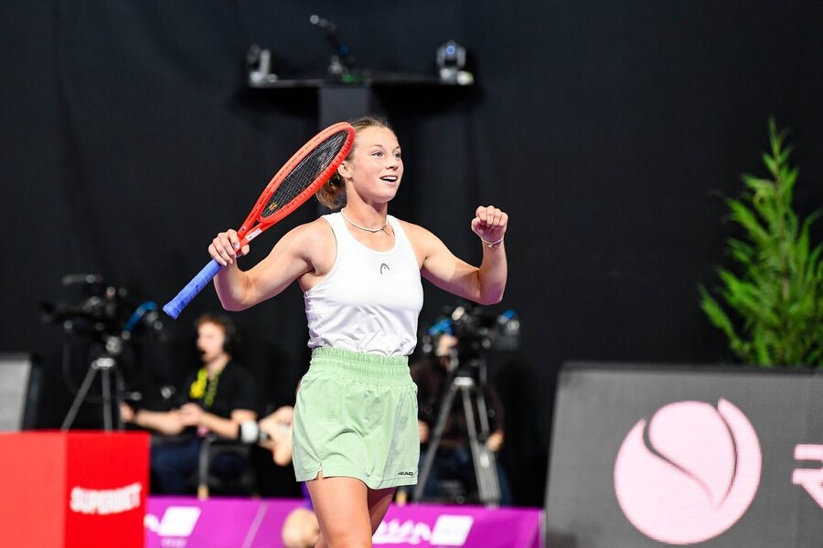 Tenis, WTA, Anna Sisková během finále čtyřhry v Kluži, Cluj-Napoca