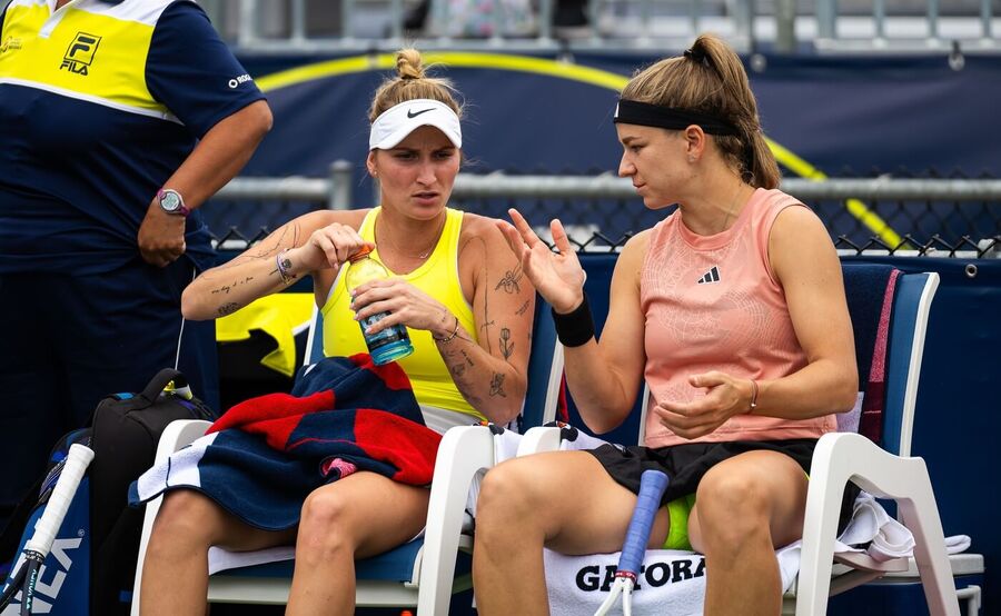 Markéta Vondroušová a Karolína Muchová na turnaji v Montrealu 2023 Markéta Vondroušová a Karolína Muchová na turnaji v Montrealu 2023